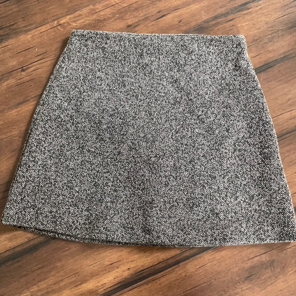 Topshop size 2 white gray black skirt with zipper